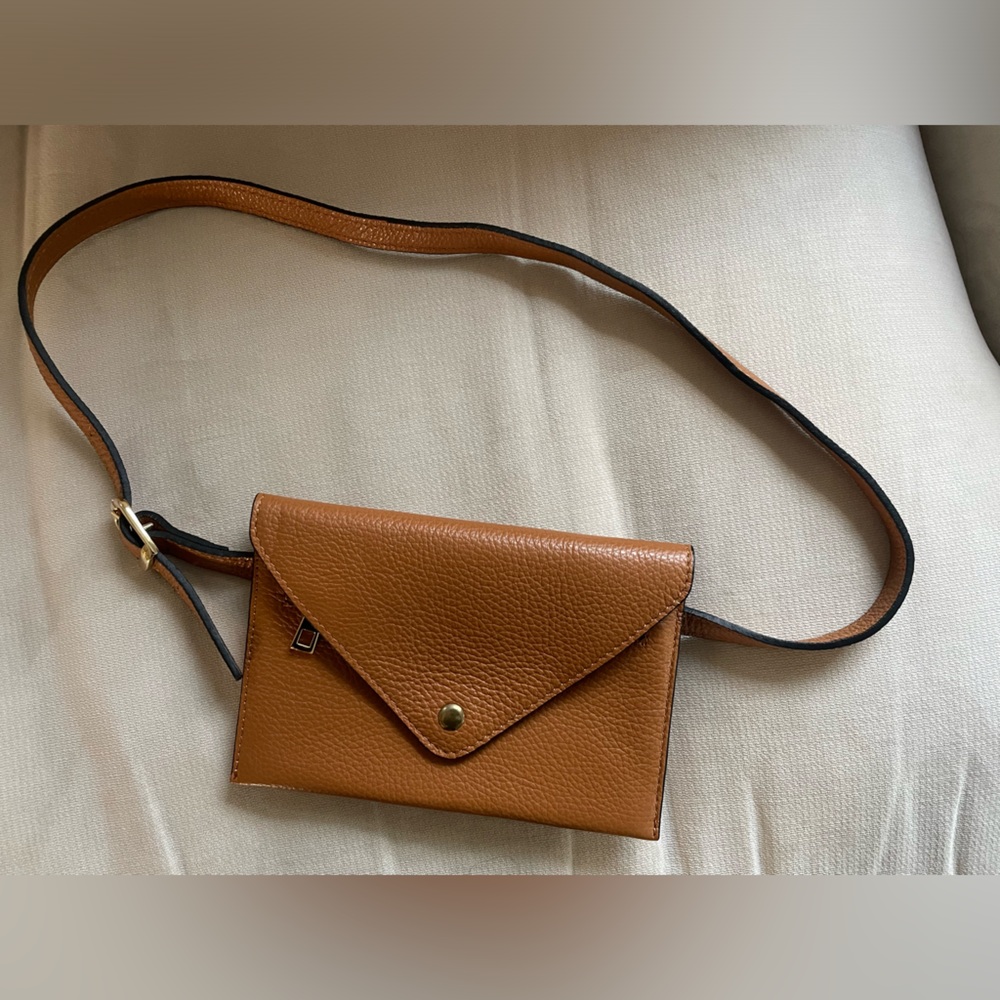 Cogniac leather belt bag